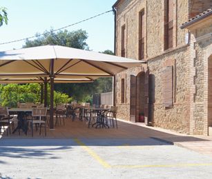 Restaurant La Serra mesas al aire libre